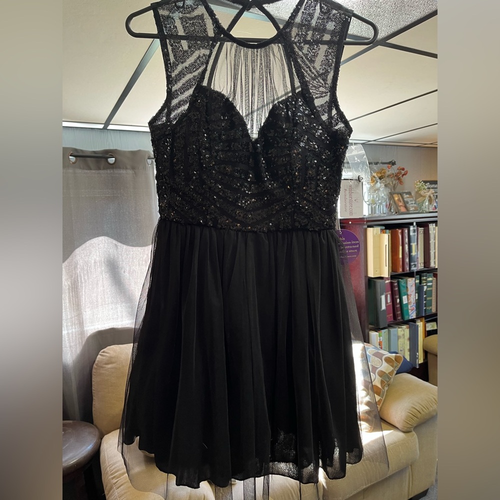 🖤$15 FINAL PRICE🖤NWT New Royalty brand black short sequin prom formal gown size